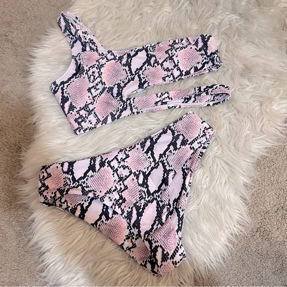 SHEIN Pink Snake Print One-Shoulder Bikini Set